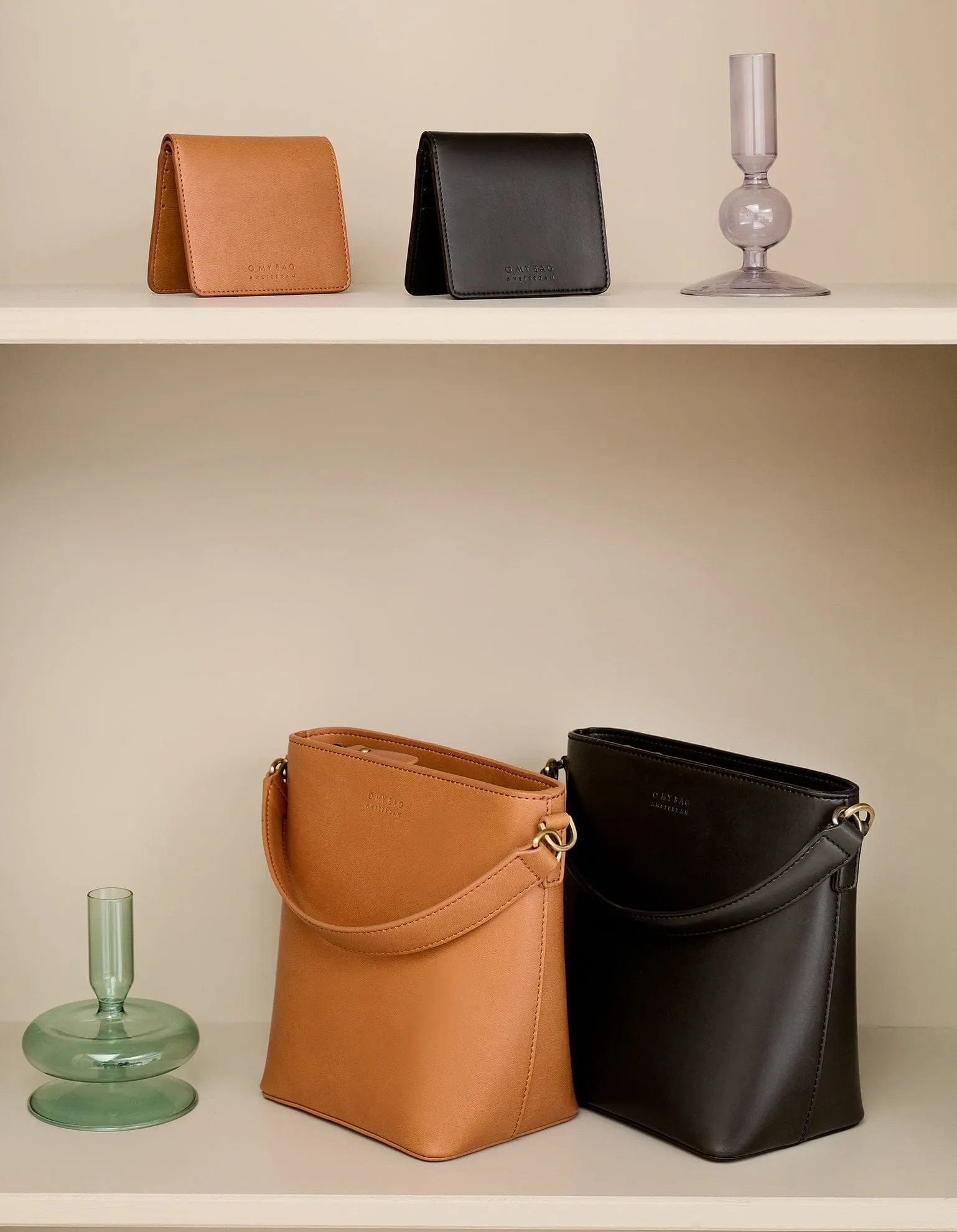 Bobbi Apple Leather Midi Vegan Bucket Bag | Black