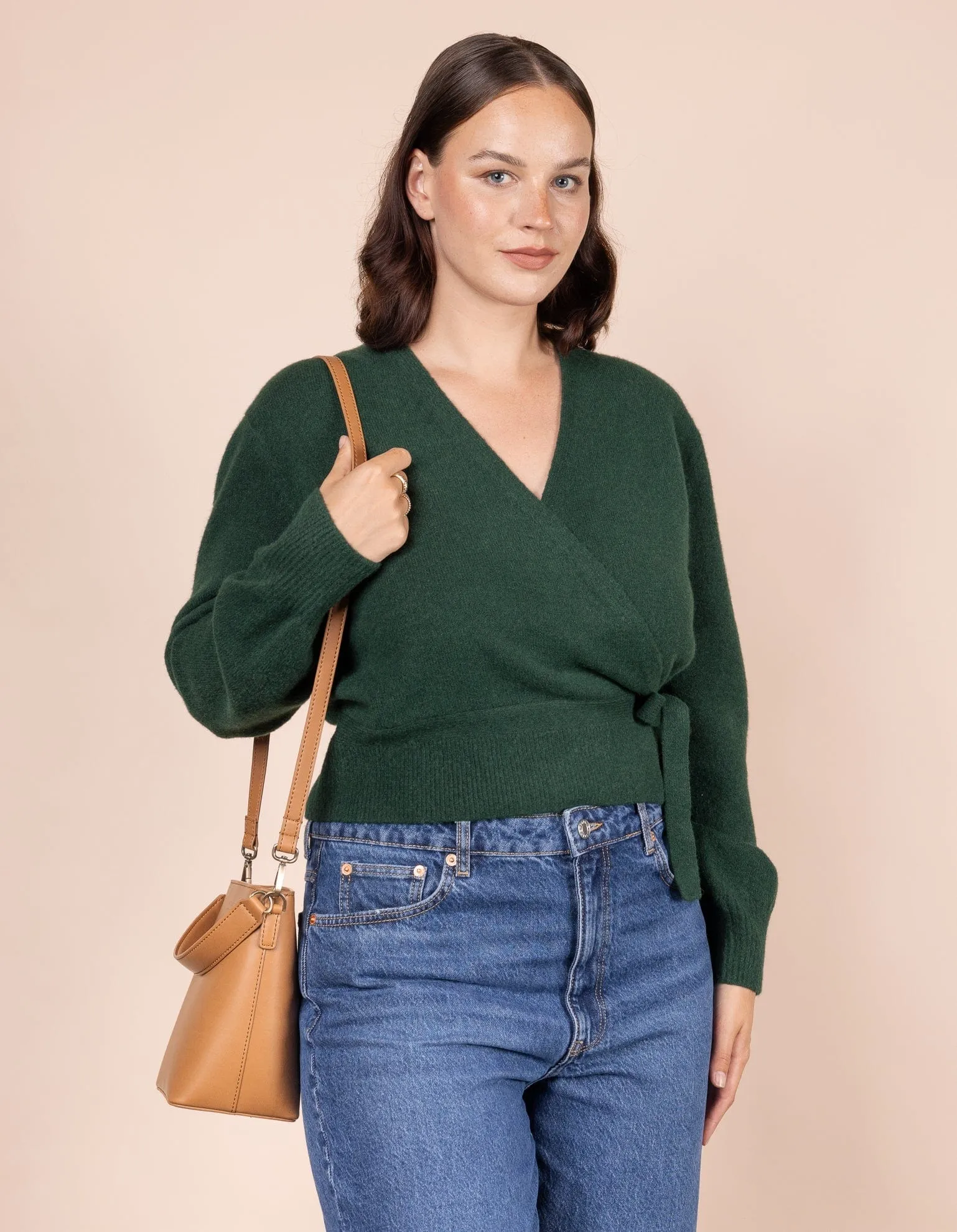 Bobbi Apple Leather Midi Vegan Bucket Bag | Brown