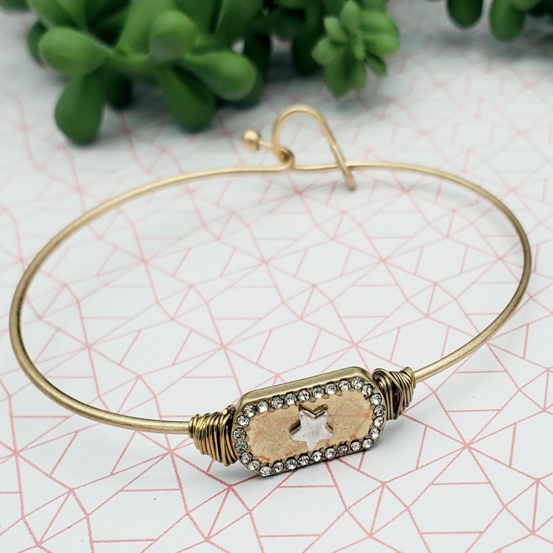 Dainty Star Tag Gold Wire Bracelet