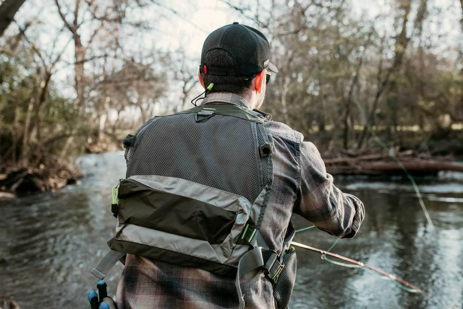 Fly Fishing Vest With Mesh Multi-Pocket Storage