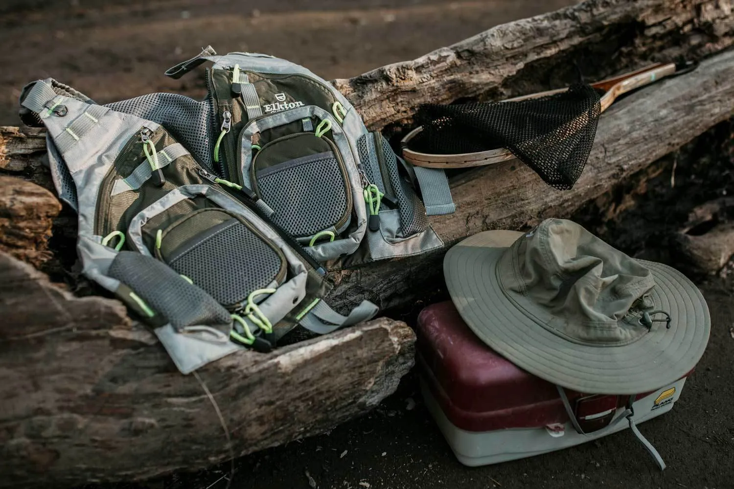 Fly Fishing Vest With Mesh Multi-Pocket Storage
