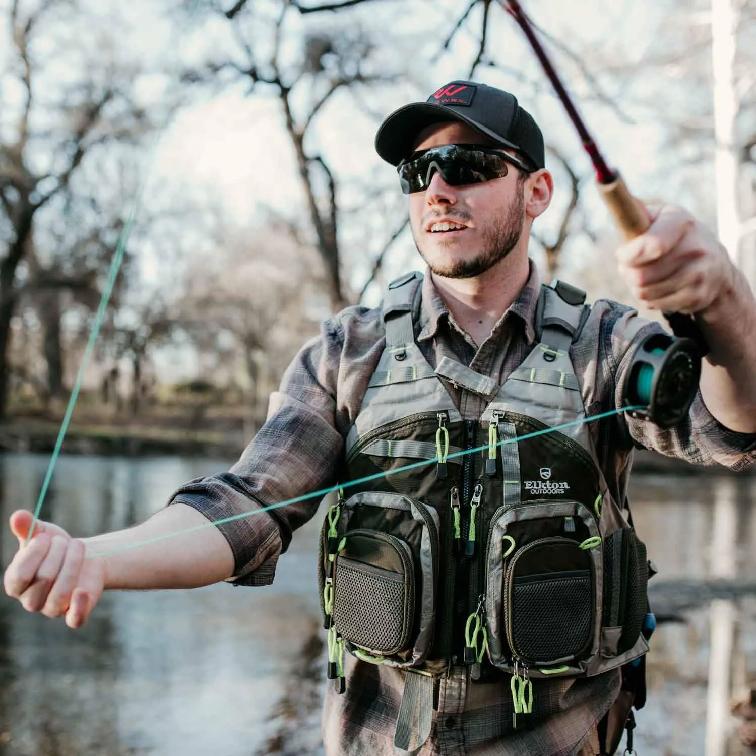 Fly Fishing Vest With Mesh Multi-Pocket Storage