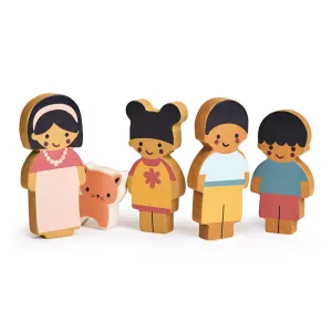 Mentari Wooden Doll Family With Cat Set