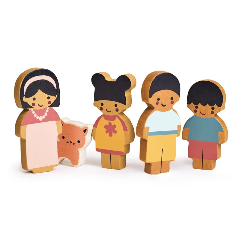 Mentari Wooden Doll Family With Cat Set