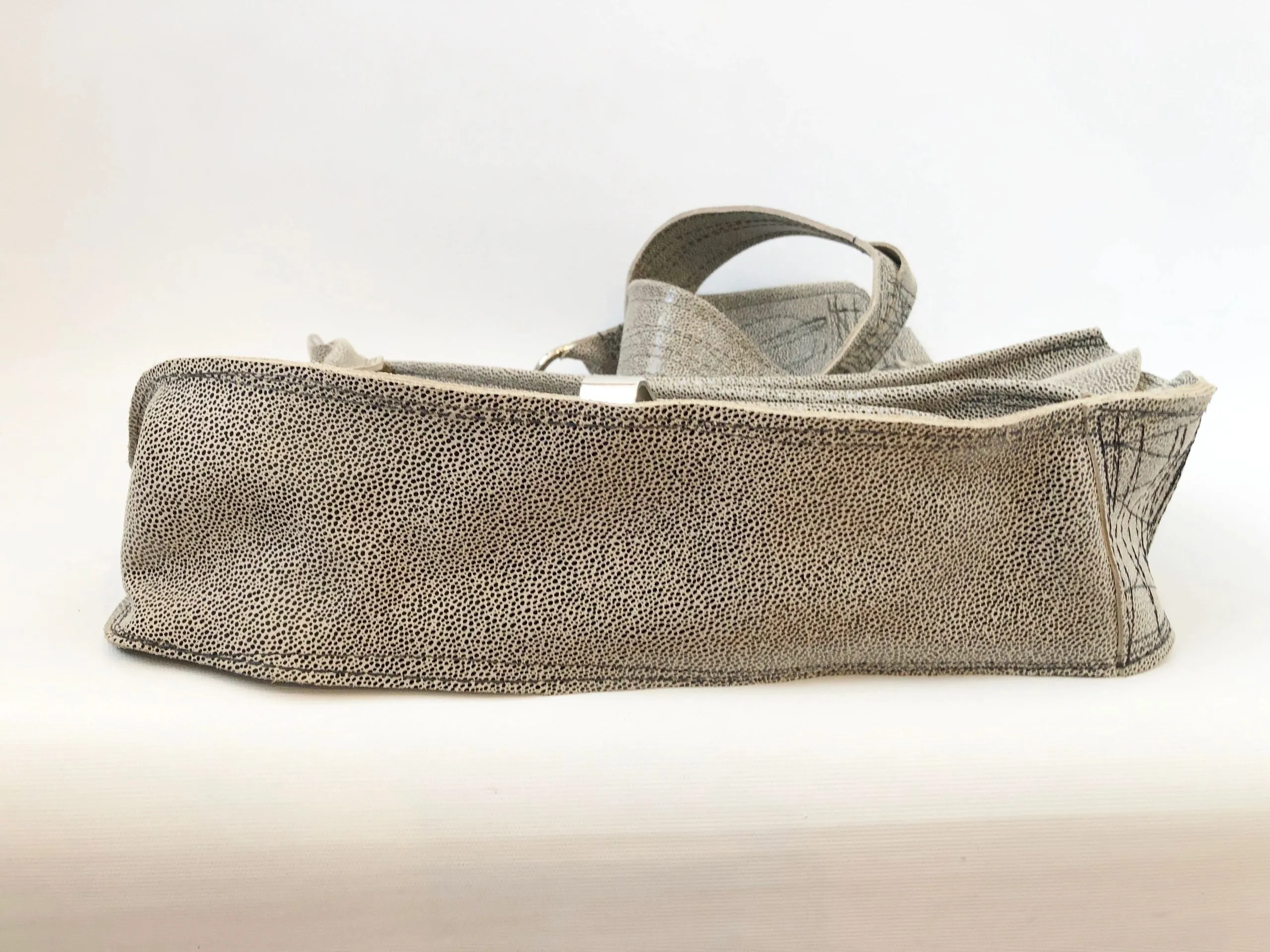 NEW Home - Threads Messenger Bag